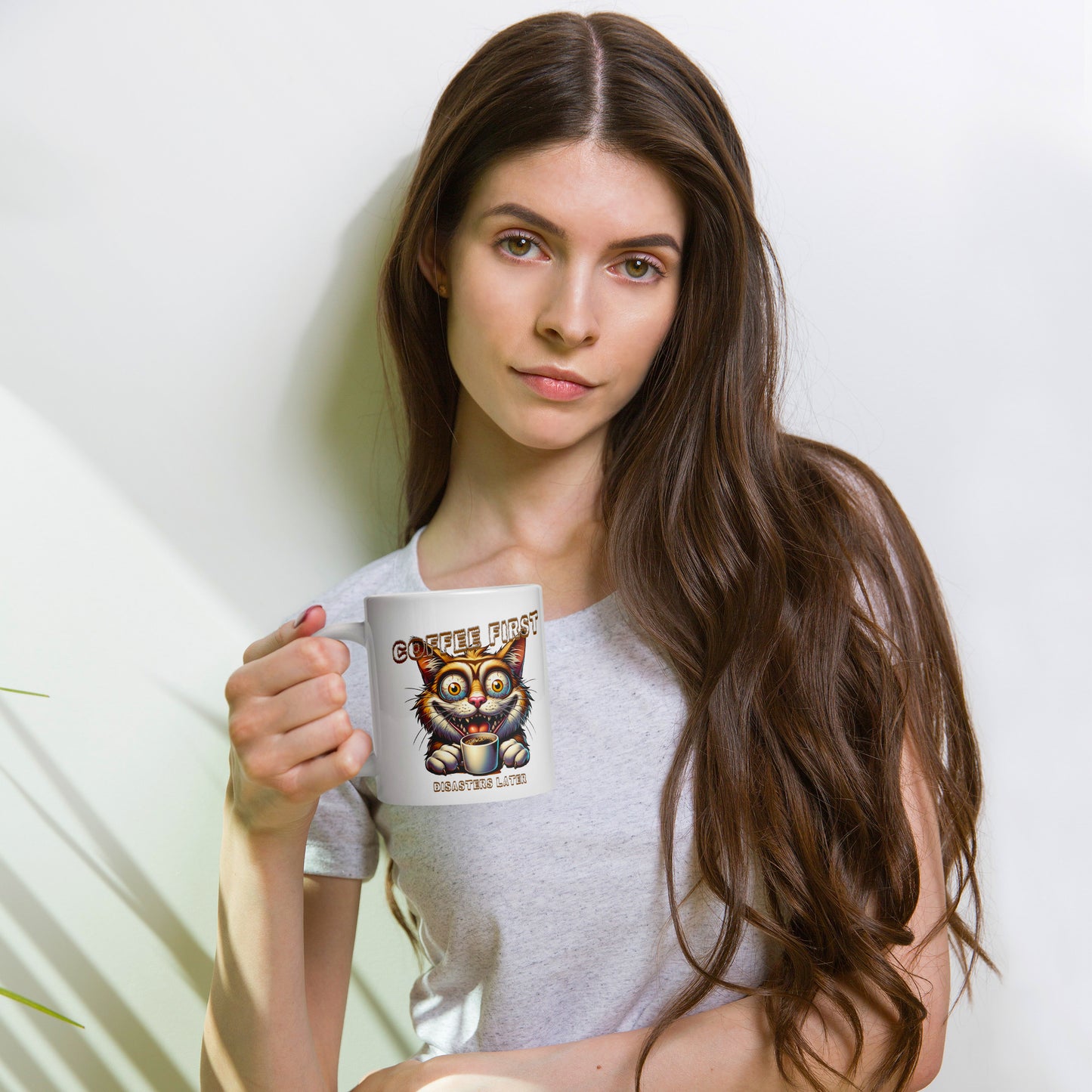 Weiße, glänzende Tasse - Coffee first