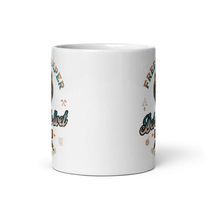 Weiße, glänzende Tasse - Free Camper
