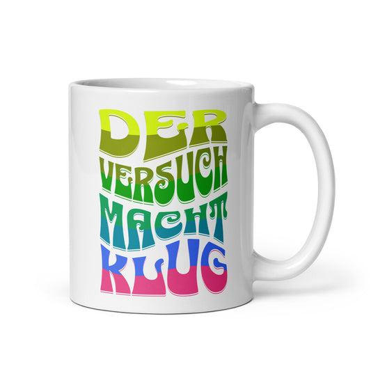 Weiße, glänzende Tasse - Der Versuch